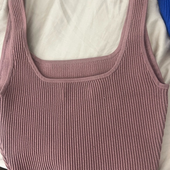 ARITZIA Ribbed Tank Top - Picture 3 of 3